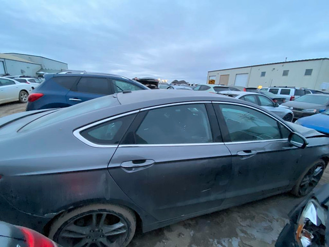 2013 Ford Fusion 4dr Sdn Titanium AWD: ONLY FOR PARTS in Auto Body Parts - Image 4