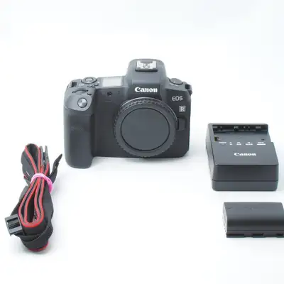 Canon EOS R Mirrorless Digital Camera in excellent condition. Comes with the charger, battery and st...