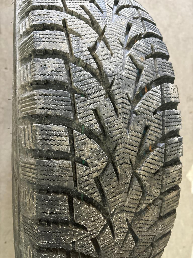 4 pneus dhiver P235/65R17 108T Toyo Observe G3 ice 0.0% dusure, mesure 12-12-12-12/32 in Tires & Rims in Québec City