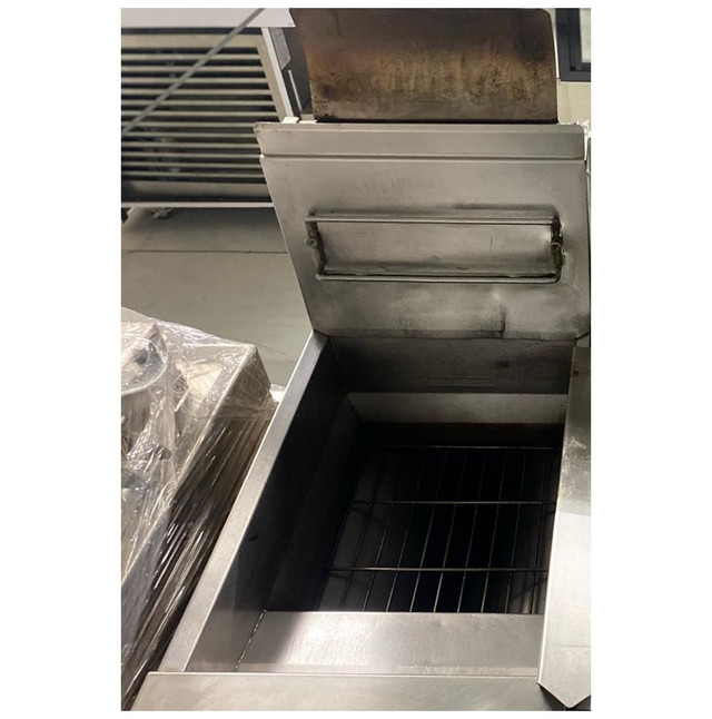 Frymaster Natural Gas Fryer Used FOR02022 in Industrial Kitchen Supplies - Image 3