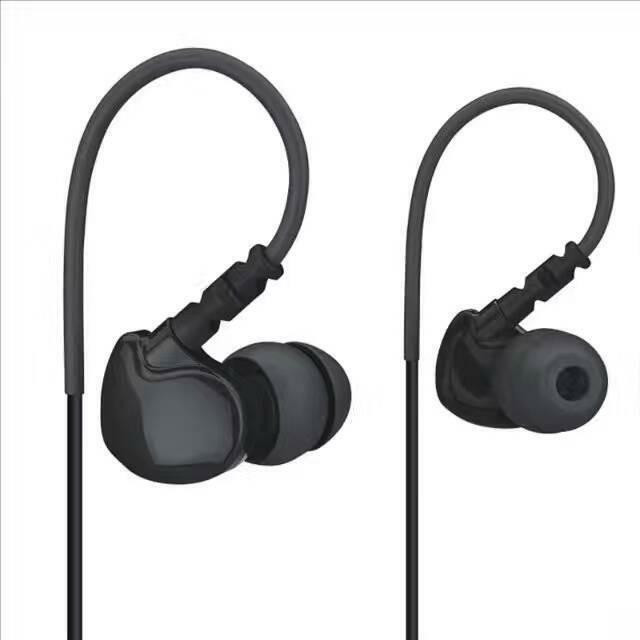 iPhone And Samsung Wireless Magnatic Hold  Bluetooth  Earbuds SPORT Stereo Headphone Headset in Cell Phone Accessories in City of Montréal - Image 2