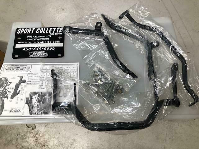 GIVI MOUNTING KIT (67-076-Y526) in Motorcycle Parts & Accessories in Longueuil / South Shore