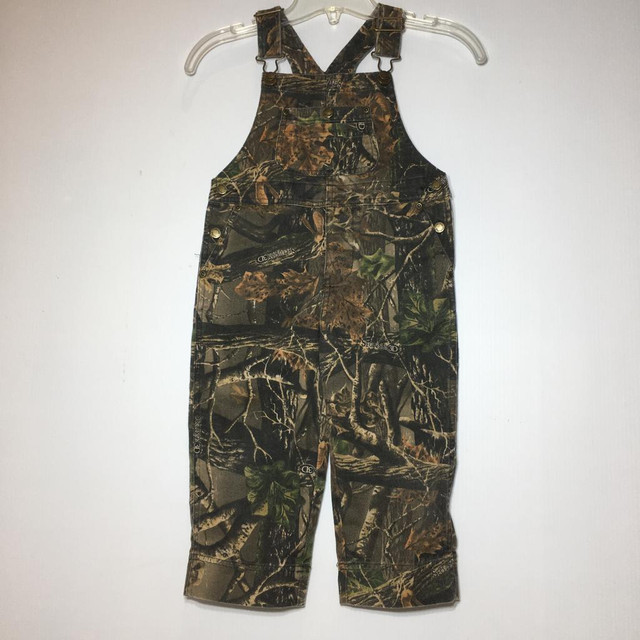Cabela Toddler Camo Coveralls - Size 3T - Pre-Owned - Q7KFDY in Kids & Youth in Calgary