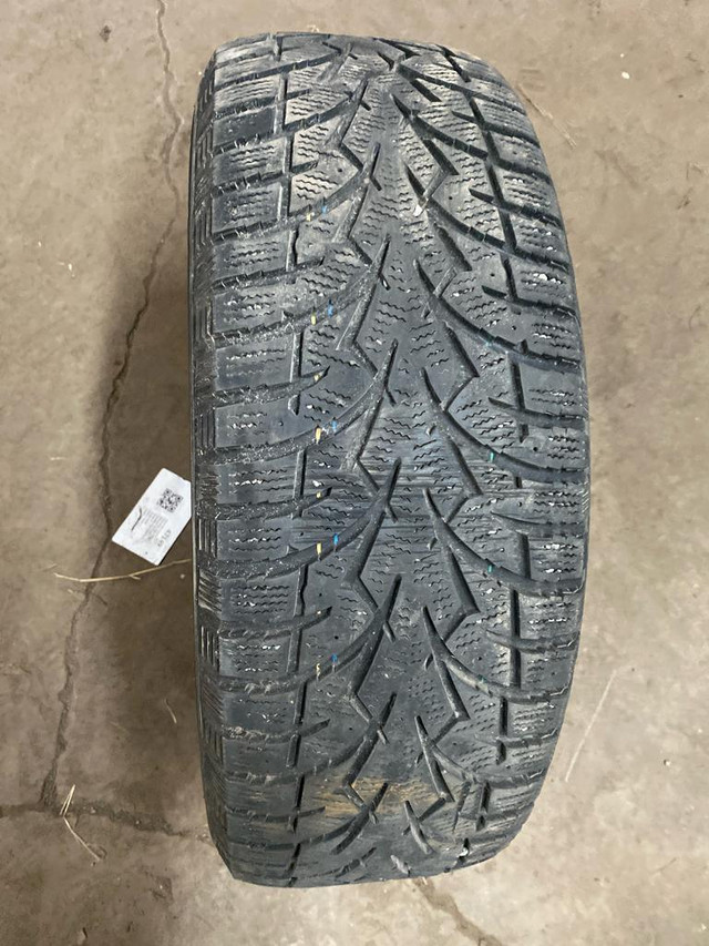 4 pneus dhiver P235/65R17 108T Toyo Observe G3 ice 45.0% dusure, mesure 6-6-7-7/32 in Tires & Rims in Québec City - Image 2