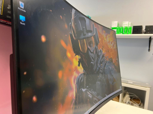 MSI CURVED MAG321CQR 2K RESOLUTION 144Hz 1800R GAMING MONITOR in Monitors in Toronto (GTA) - Image 3