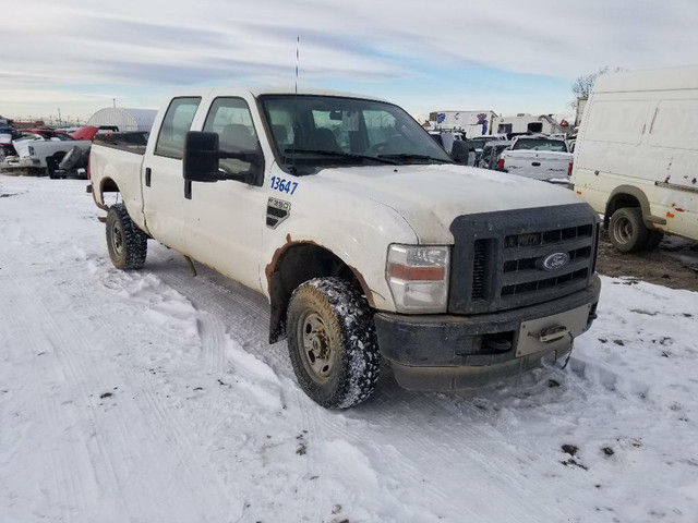2010 Ford F350 6.8L V10 4x4 116km For Parts outing in Auto Body Parts in Manitoba - Image 3