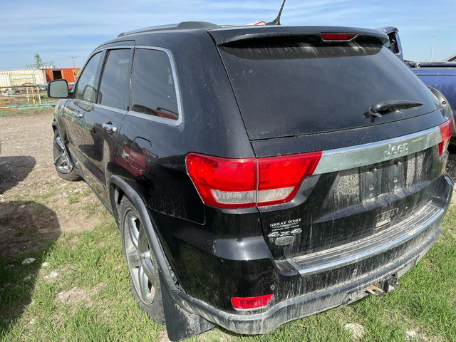 We have a 2011 Jeep Grand Cherokee in stock for PARTS ONLY. in Auto Body Parts - Image 3