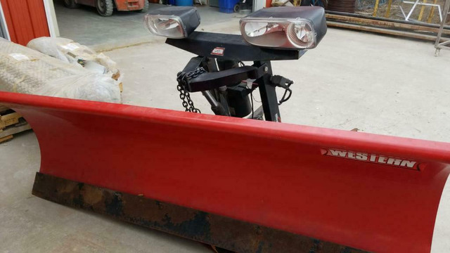 Western 7 - 6 Pro Plus Snow Plow in excellent shape $2,850.00 in Other Business & Industrial in Toronto (GTA) - Image 2