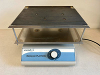 Mélangeur de laboratoire VWR Rocking platform --- Laboratory mixer VWR Rocking platform