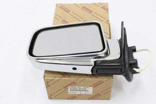 Toyota Pickup 1989-1991 4Runner Hilux Outer Rear View Side Mirror Left LH Chrome in Auto Body Parts