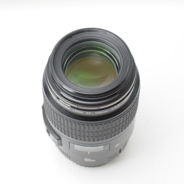 Canon EF 100mm f2.8 Macro USM (ID - 2038) in Cameras & Camcorders - Image 3