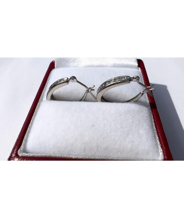 #429 - 14k White Gold, 1/4ct Diamond Earrings w/ Clutch Backings in Jewellery & Watches