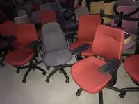 Chaises de bureau à roulettes (ordinateur)