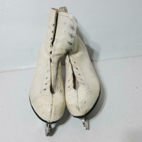 Womens Figure Skates - No Size Tag - Pre-Owned - Y3SFP7