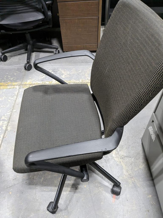 Haworth X99 Office Chair in Good Condition-Call us now! in Chairs & Recliners in Toronto (GTA) - Image 3