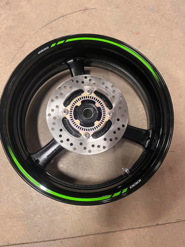 kawasaki zx10r rear wheel brand new in Motorcycle Parts & Accessories