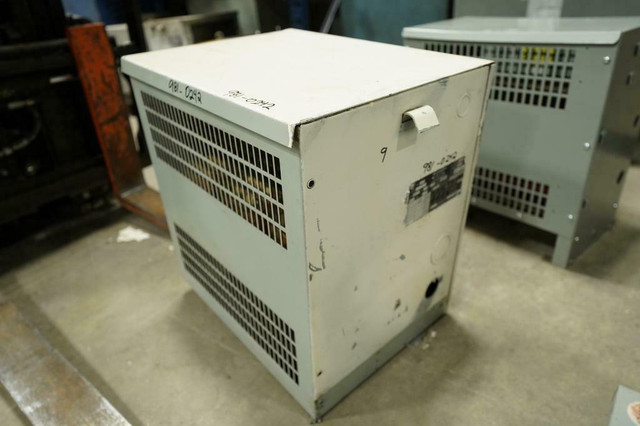 45 KVA - 480V to 240V 3 Phase Multi-Tap Auto-Transformer (981-0242) in Other Business & Industrial - Image 2