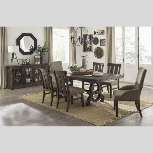 Solidwood Dining Table with 6 Fabric Chairs in Chatham in Dining Tables & Sets in Chatham-Kent