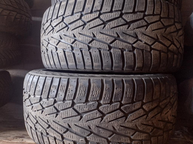 2 pneus d hiver 235/40r18 nokian en très bon état in Tires & Rims in Lévis - Image 3