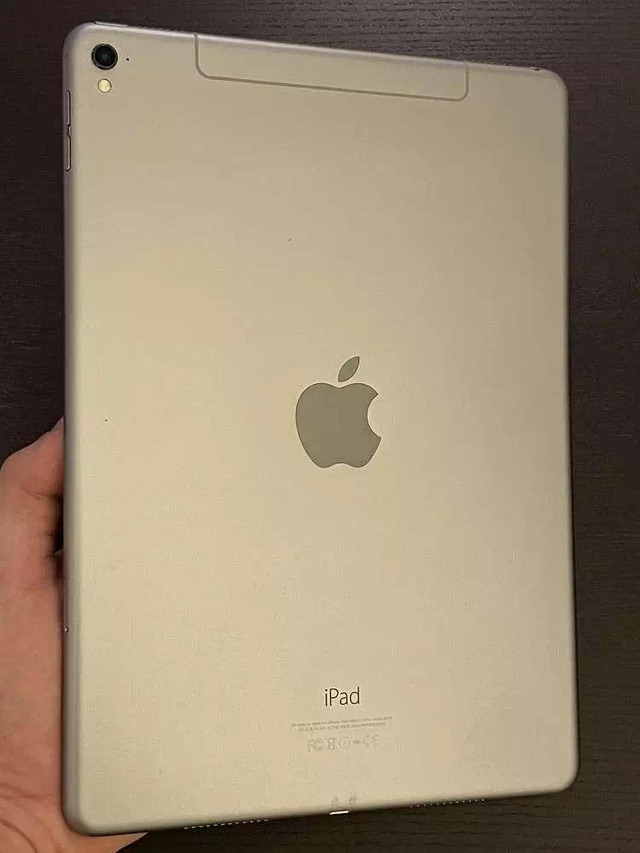 iPad Pro - 9.7 32 GB Wifi-Only -- Buy from a trusted source (with 5-star customer service!) in iPads & Tablets in Ottawa - Image 4