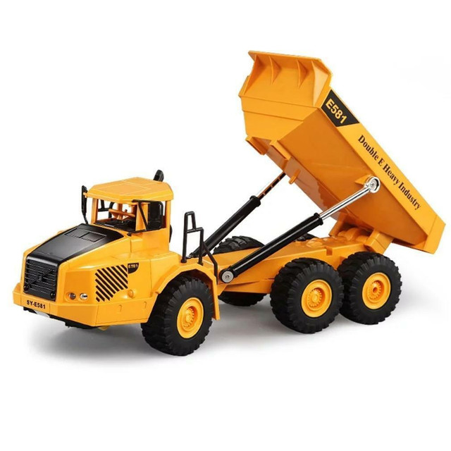 NEW TOY VOLVO ARTICULATED DUMP TRUCK RC J49630 in Toys in Manitoba