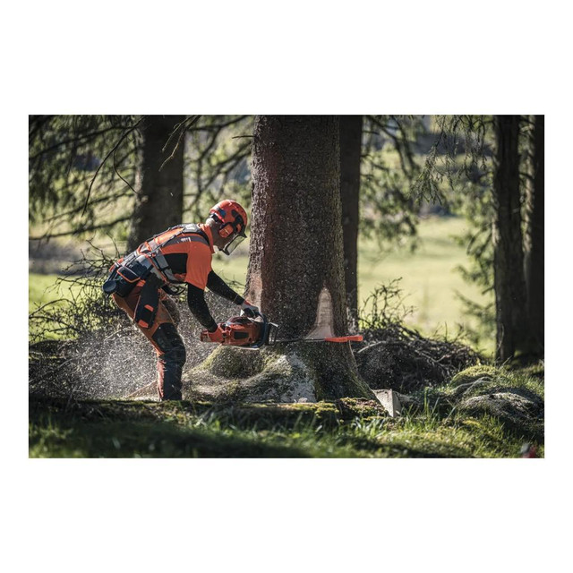 HOC HUSQVARNA 572XP GAS CHAINSAW + SUBSIDIZED SHIPPING + 2 YEAR WARRANTY in Power Tools - Image 3