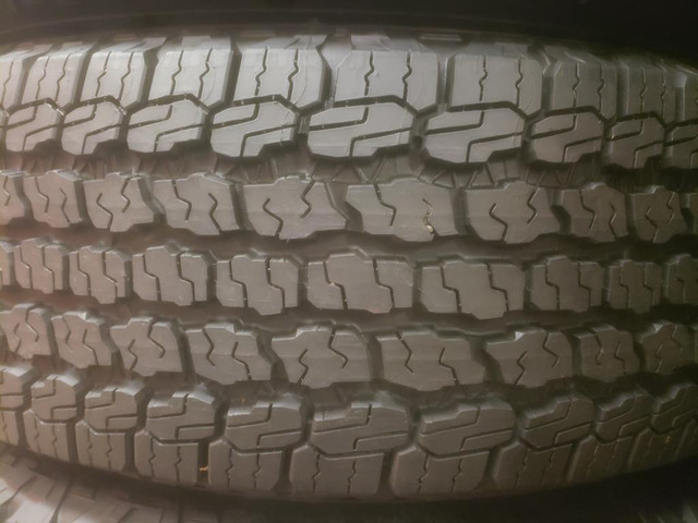 (Z445) 5 Pneus Ete - 5 Summer Tires 245-75-17 Goodyear 10-11/32 - COMME NEUF / LIKE NEW in Tires & Rims in Greater Montréal - Image 4