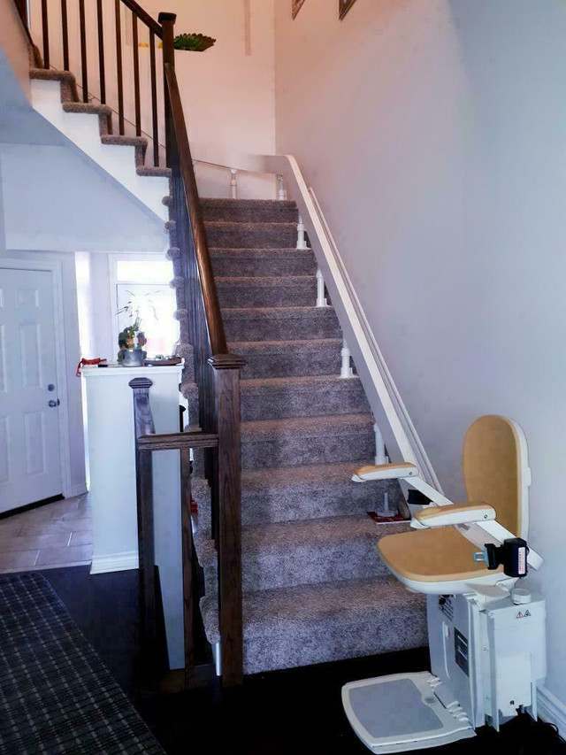 Need a used stair lift?! Installed with warranty. Also chair removals!! Acorn Stannah Bruno Stairlift Chairlift Glide in Health & Special Needs in Kawartha Lakes - Image 4