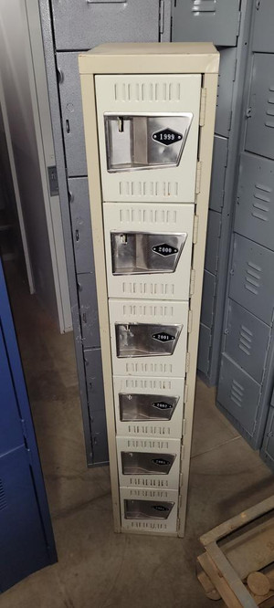 Casier lockers petit format rare Québec Preview