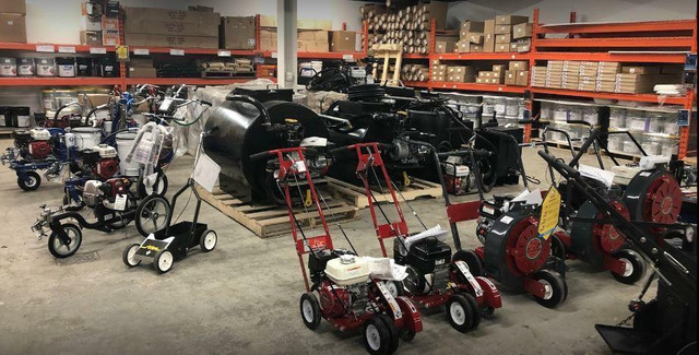 New Ariens 36 36 Inch Parking Lot Walk Behind Power Sweeper Broom Sidewalk Snow Blower also works on Flat Roofs Gas in Other Business & Industrial in Strathcona County - Image 3