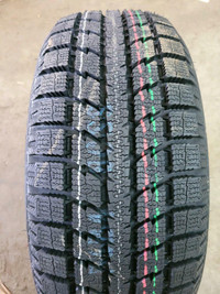 4 pneus dhiver neufs P195/50R16 84T Toyo Observe GSi5