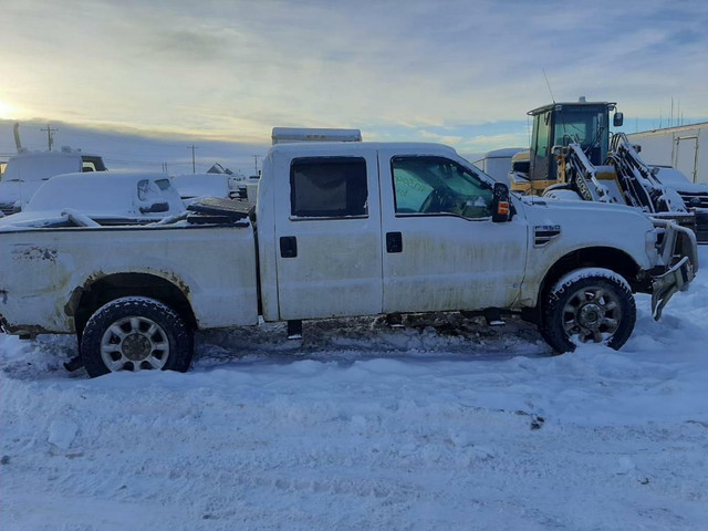 2008 Ford F350 6.4L 4x4 For Parting Out in Auto Body Parts in Manitoba - Image 2