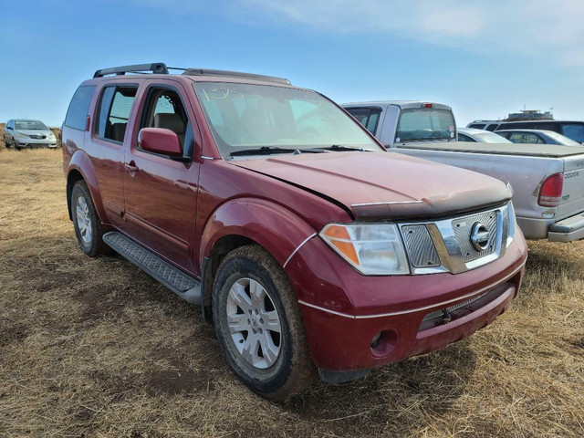 Parting out WRECKING: 2005 Nissan Pathfinder SE Parts in Other Parts & Accessories