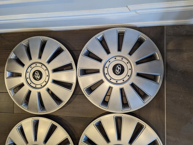 BRAND NEW  HYUNDAI ELANTRA  /  HYUNDAI ACCENT   REPLICA AFTERMAEKET  15     INCH WHEEL COVER SET OF FOUR. in Tires & Rims in Ontario - Image 3