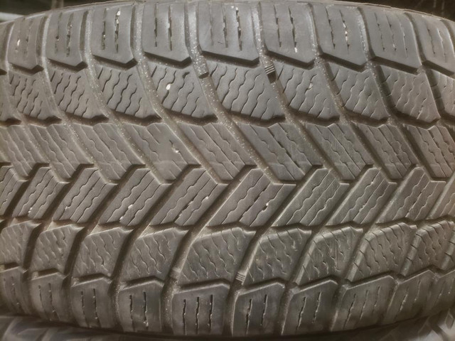 (DH172) 1 Pneu Hiver - 1 Winter Tire 235-60-17 Michelin 6/32 in Tires & Rims in Greater Montréal
