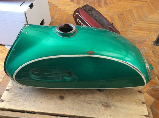 1970 Yamaha Enduro  HT1 90cc Rare Green Gas Petrol Tank in Motorcycle Parts & Accessories in Ontario - Image 3