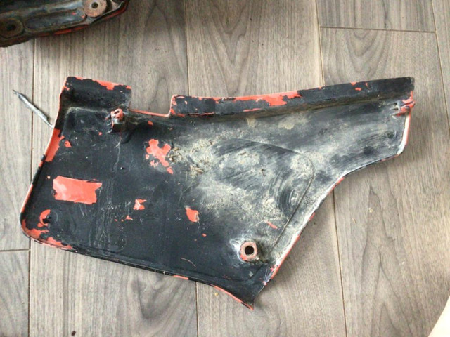 1985 Honda XL250 XR250R Left Sidecover Side Panel in Motorcycle Parts & Accessories in Alberta - Image 2