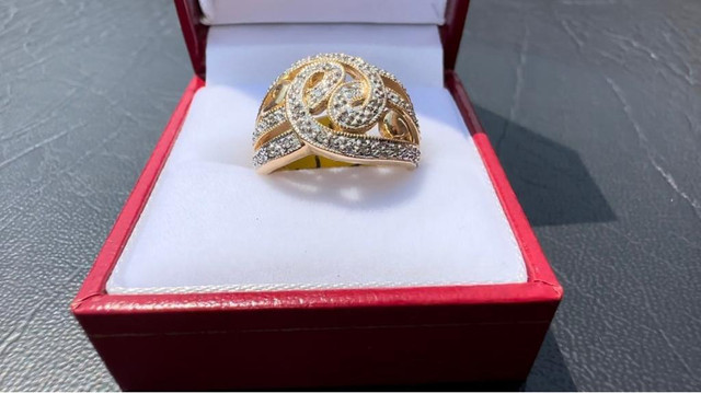 #318 - 14k Yellow Gold, Hand Assembled Ladies Diamond Dinner Ring, Size 6 in Jewellery & Watches - Image 4