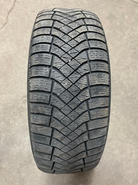 2 pneus dhiver P215/60R16 99H Pirelli Winter Ice Zero FR 36.5% dusure, mesure 8-6/32