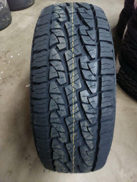 4 pneus d'été neufs LT275/65R18 123/120S Nexen LT Roadian AT Pro RA8
