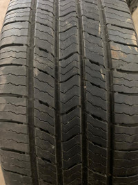 4 pneus dété P215/60R16 95T Michelin Defender XT 50.0% dusure, mesure 5-5-5-5/32
