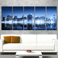 Made in Canada - Design Art Night New York City Mirrored 5 Piece Wall Art on Wrapped Canvas Set
