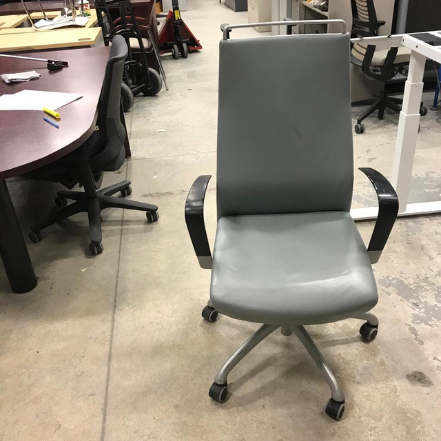 Krug Leather Task Chair-Excellent Condition-Call us now! in Chairs & Recliners in Toronto (GTA)