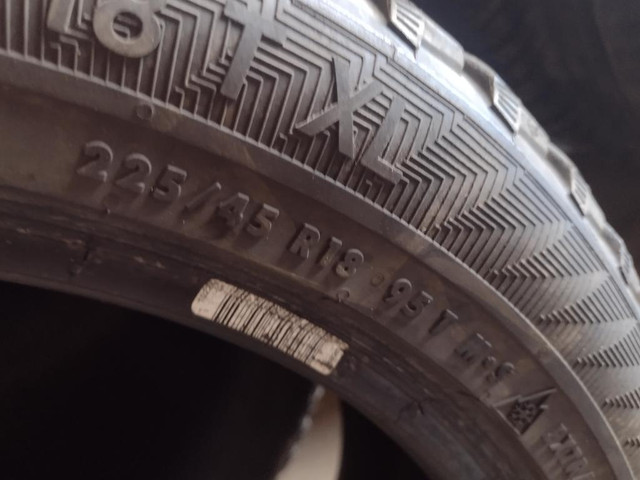 2 pneus d hiver 225/45r18 gislaved en bon état in Tires & Rims in Lévis - Image 2