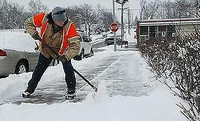 Sidewalk snow clearing crews needed - Residential and Commerical