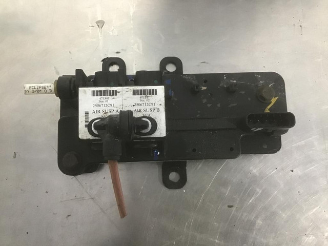 (CONTROL MODULE)  INTERNATIONAL MV607 -Stock Number: H-6851 in Auto Body Parts in Ontario