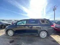 2013 TOYOTA SIENNA: ONLY FOR PARTS