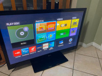 Used 42 LG  PJ550 TV with HDMI for Sale, Can Deliver