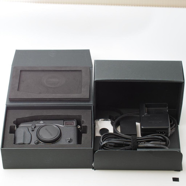 Fujifilm Digital Camera x-pro1 (ID - C-825) in Cameras & Camcorders - Image 2