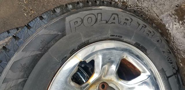 LIKE NEW  DODGE RAM  HIGH PERFORMANCE  POLAR TRAX     WINTER TIRES 265 / 70 / 17  ON  DODGE  OEM   CHROME CLAD RIMS in Tires & Rims in Ontario - Image 4